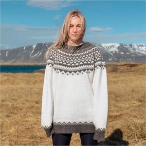 Icewear Iceland Skjaldbreiour Cream Gray 100%
Wool Hand Knit Fair Isle Jumper M